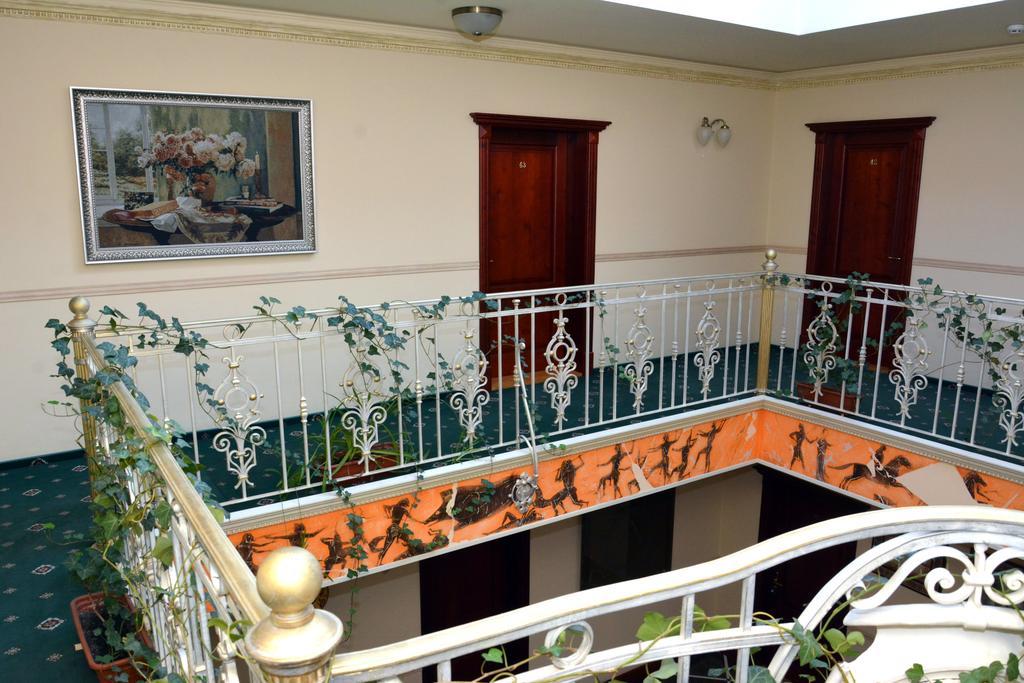 Atrium *